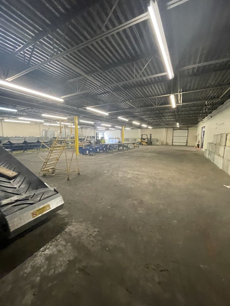 Stoller Building: 909-929 N. Coliseum Boulevard, Fort Wayne, IN 46805